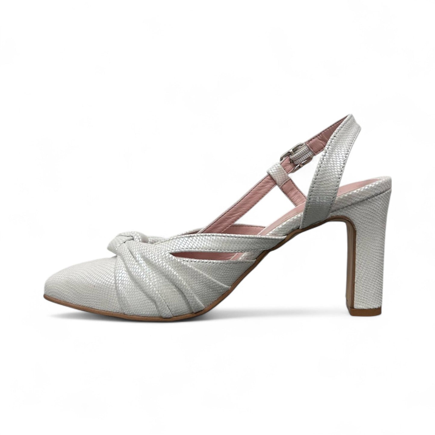 23012 - 530  Ivory Masnja
